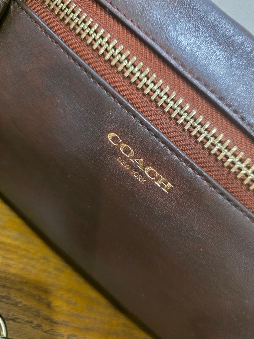 Vintage Coach Distressed Brown Leather Crossbody bag - Picture 8 of 11